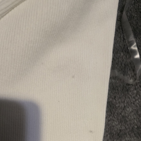 Hollister Long Sleeve Crop Tee SMALL - Picture 3 of 7